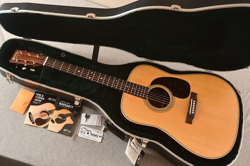 

Акустическая гитара D-28 Satin Standard Dreadnought Acoustic Guitar #2790560