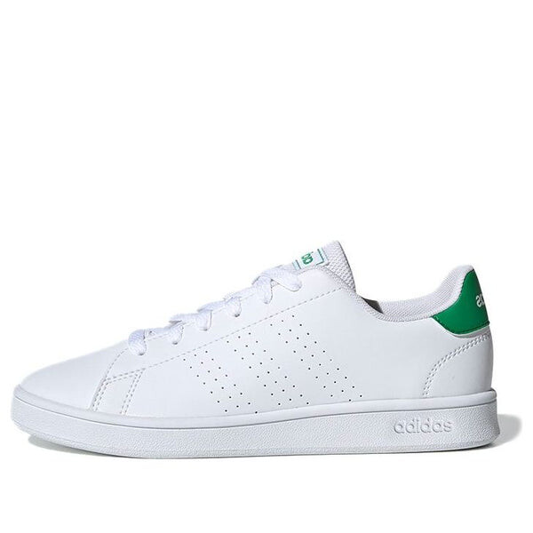 

Преимущество кроссовок j Adidas, белый