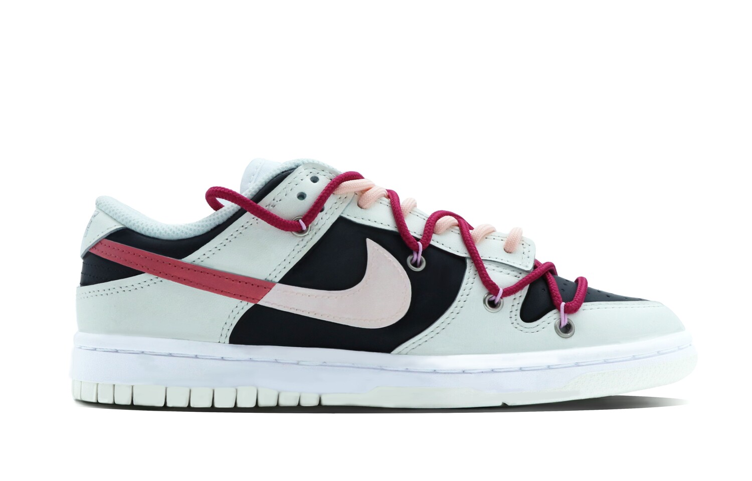 

Кроссовки Nike Dunk Skateboarding Shoes Women's Low-top White/Black, цвет Off White