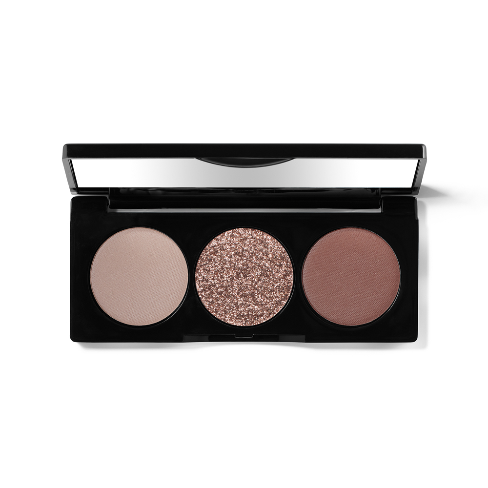 

Палитра теней для век essential eye shadow trios Bobbi Brown, цвет smokey plum, вес 4.4 гр.