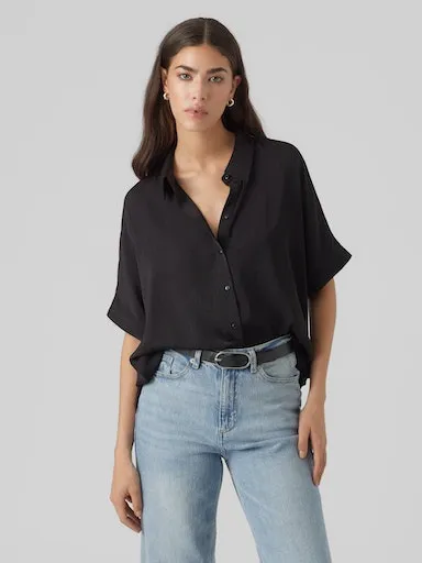 

Vero Moda блузка с короткими рукавами "VMKATRINE S/S OVERSIZED SHIRT WVN NOOS", черный