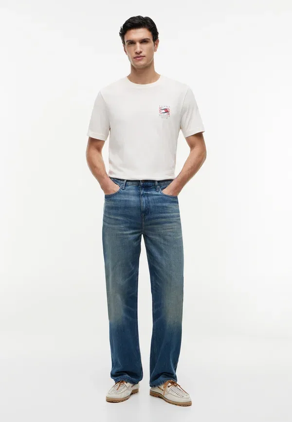 Футболка с принтом Americana graphic logo tee Tommy Hilfiger, слоновая кость — фото 2