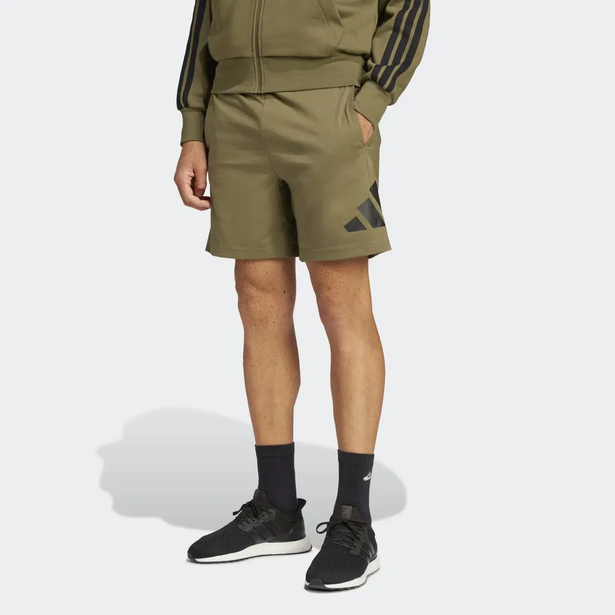 

Мужские Essentials Большой Логотип Одинарный Джерси Шорты Adidas, зеленый