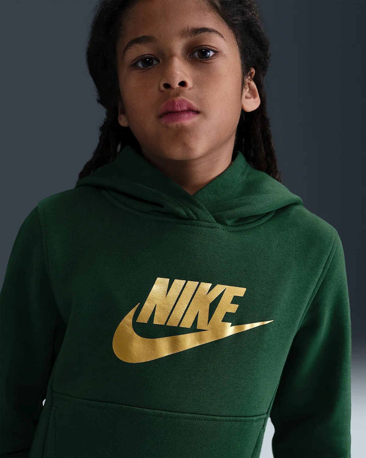 Детская худи Nike Sportswear Club Fleece, Fir/Metallic Gold — фото 3