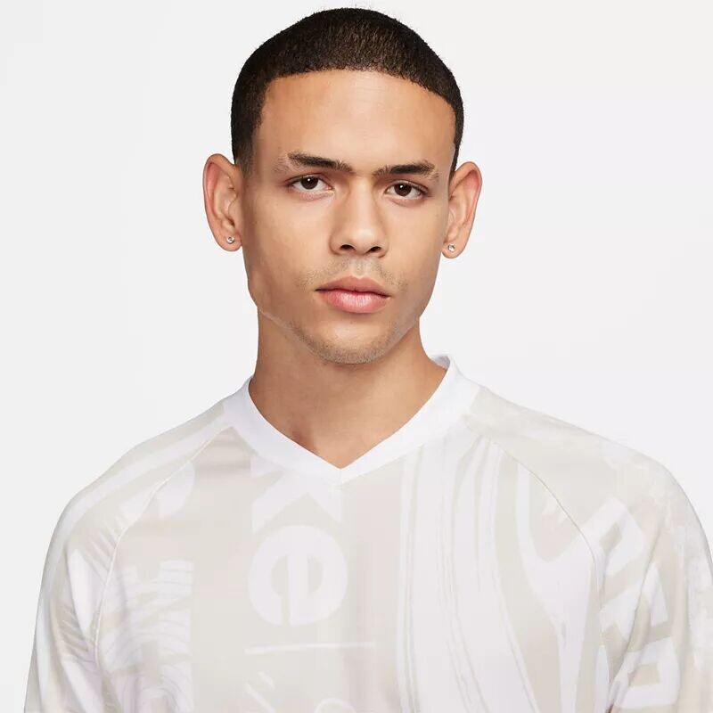 Мужская футбольная майка с коротким рукавом Nike Dri-FIT Culture of Football — фото 4