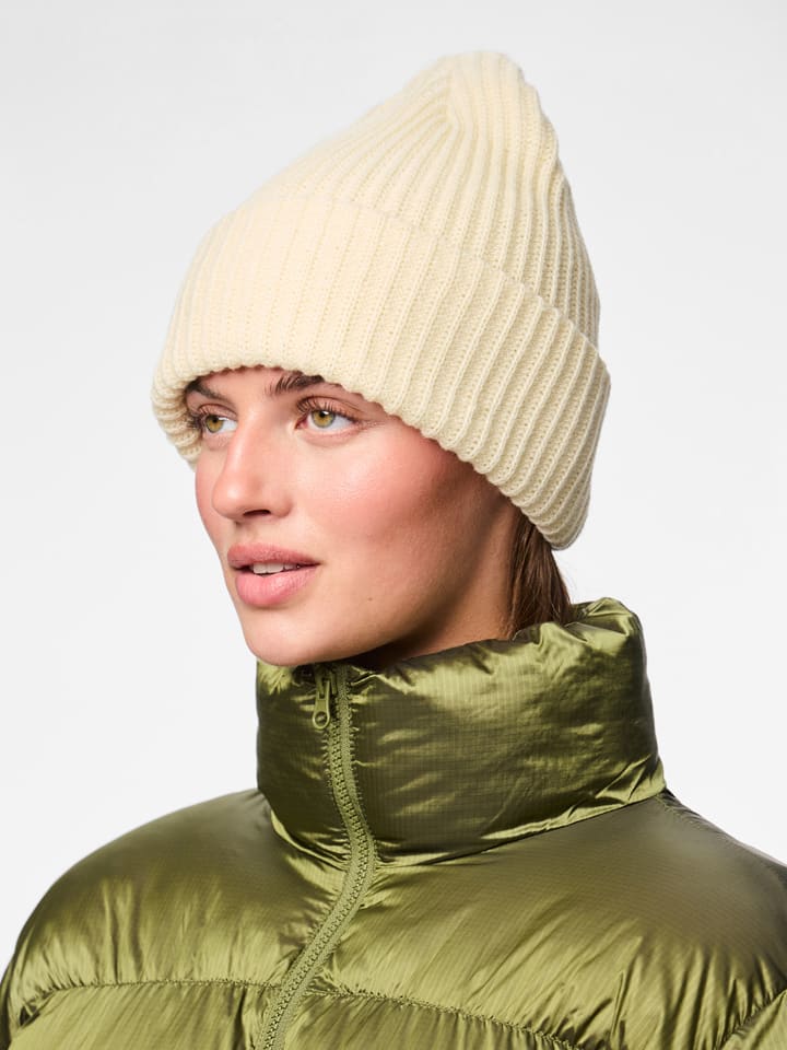 

Pieces Бежевая вязаная шапка