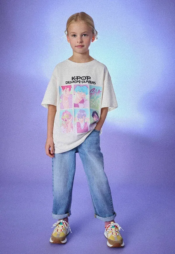 Футболка Regular fit Kpop Demon Hunters, Next, цвет экрю
