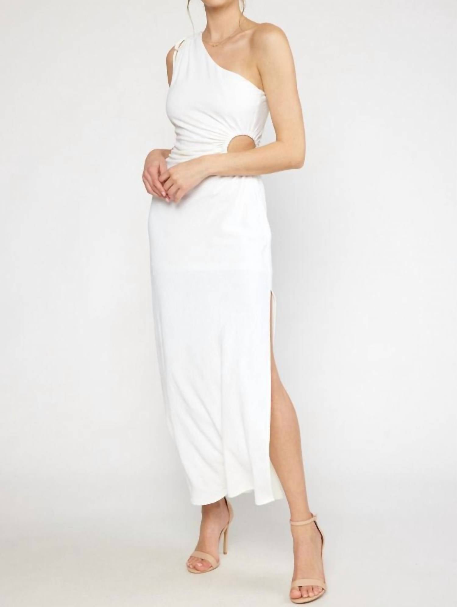 

Платье макси на одно плечо в цвете Off White entro