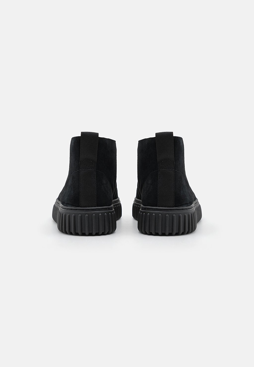 

Повседневные туфли на шнуровке TORHILL DESERT BOOT Clarks, черный