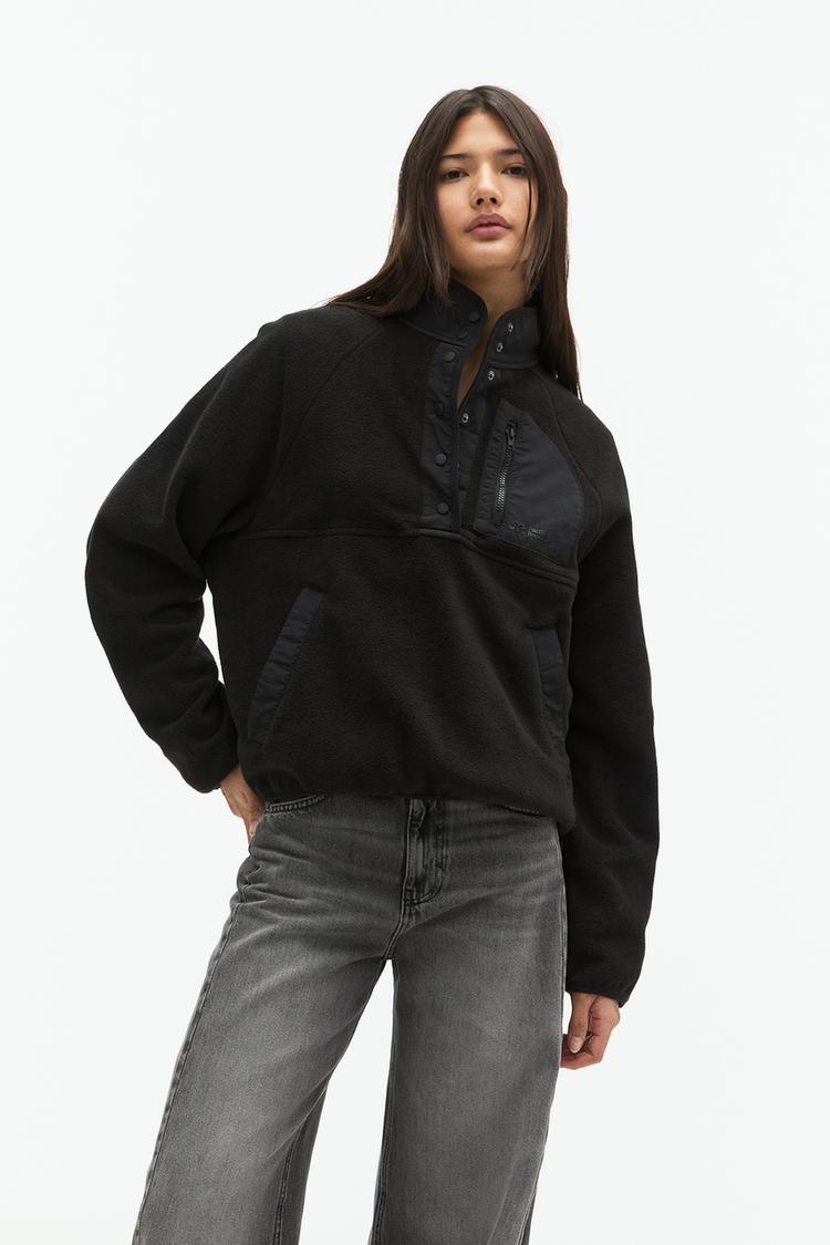 

Флисовый свитер с кнопками Pull And Bear, черный