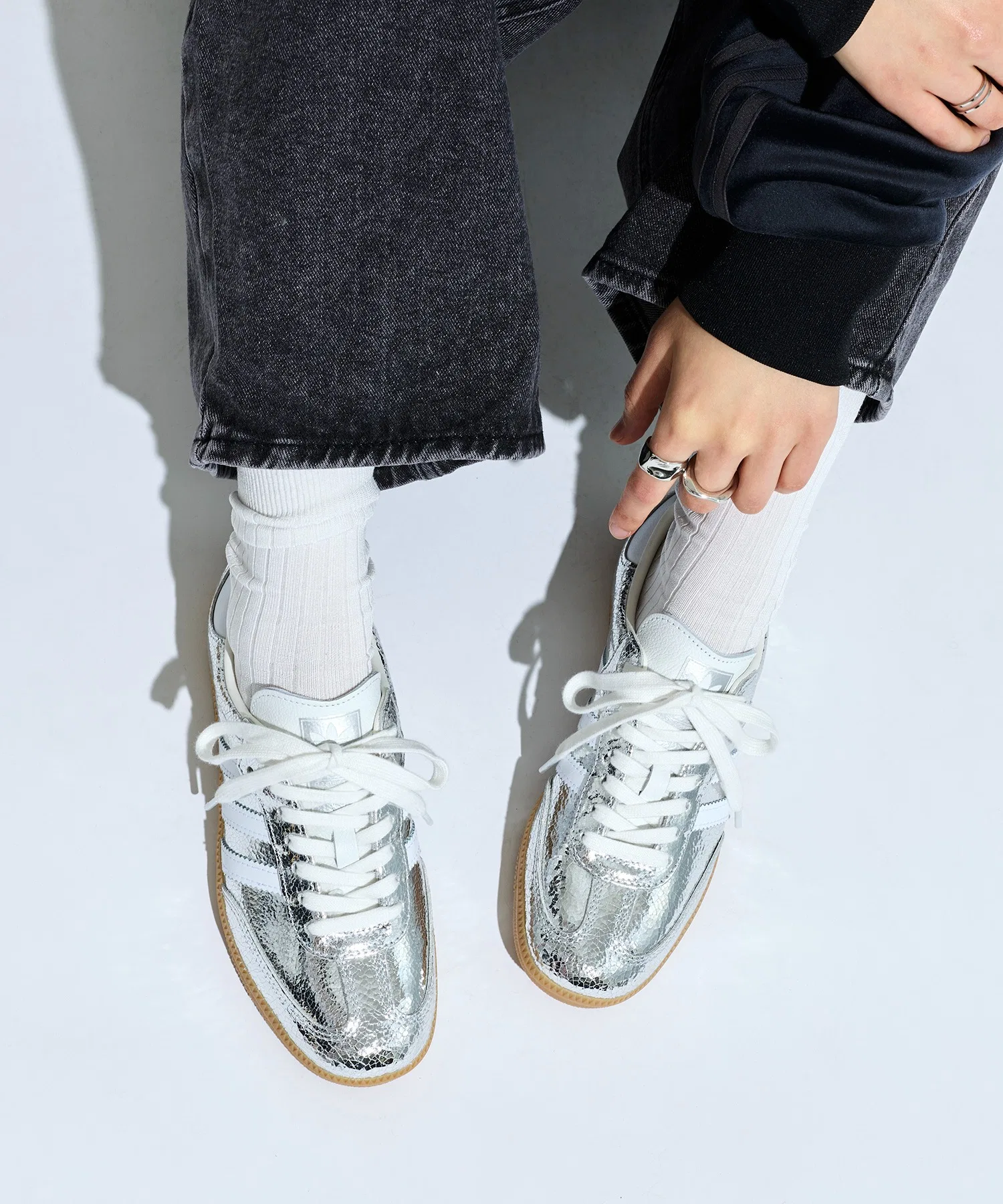 Унисекс кроссовки Samba OG из кожи adidas серебристые — фото 3