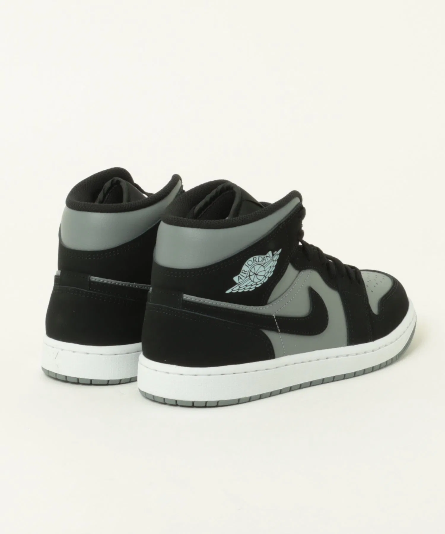 Мужские кроссовки Air Jordan 1 Mid для спорта и стиля JORDAN BRAND чёрные — фото 2