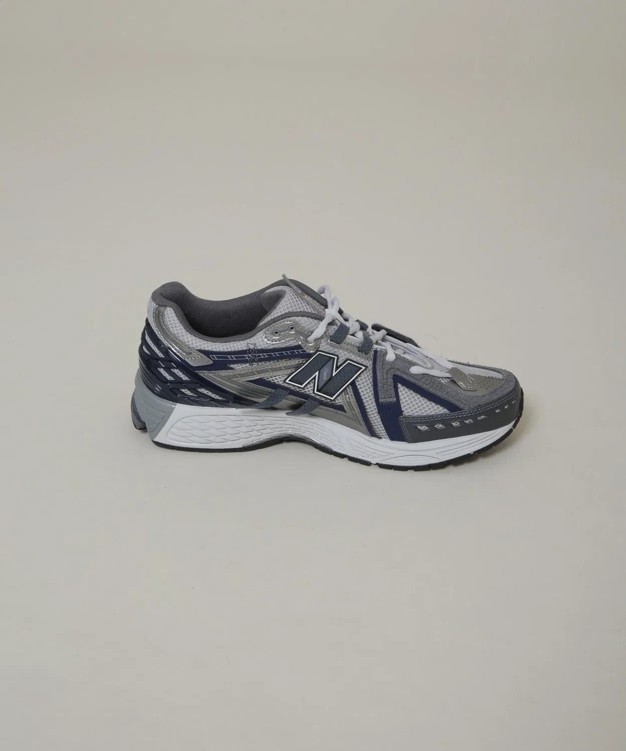 Мужские кроссовки New Balance 1906A серые — фото 3