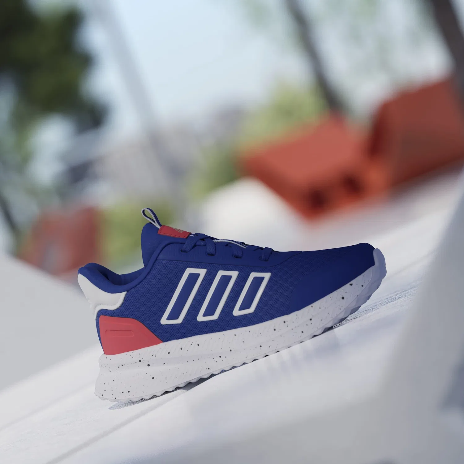 Кроссовки Adidas Sportswear темно-синего цвета — фото 4