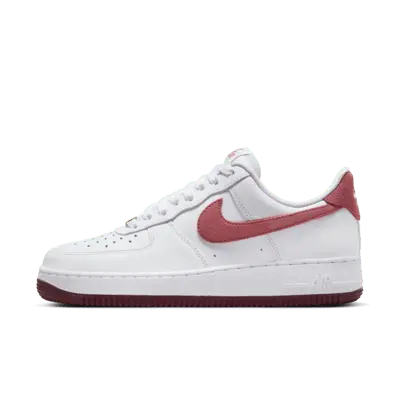 

Кроссовки Nike Air Force 1 '07, цвет White/Team Red/Dragon Red/Adobe
