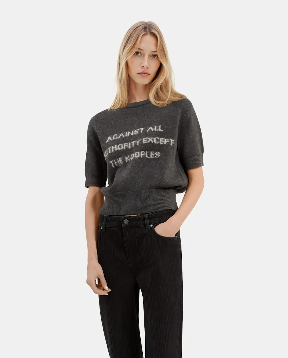 

Женский трикотаж с коротким рукавом и трафаретной печатью The Kooples, серый