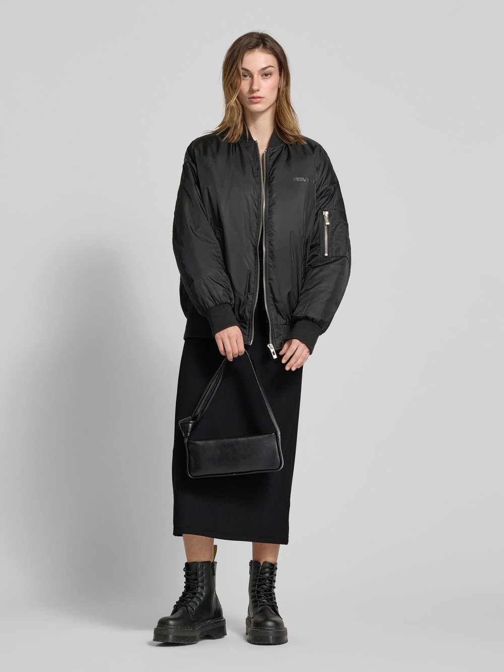 

Платье миди в рубчик Calvin Klein Jeans, черный
