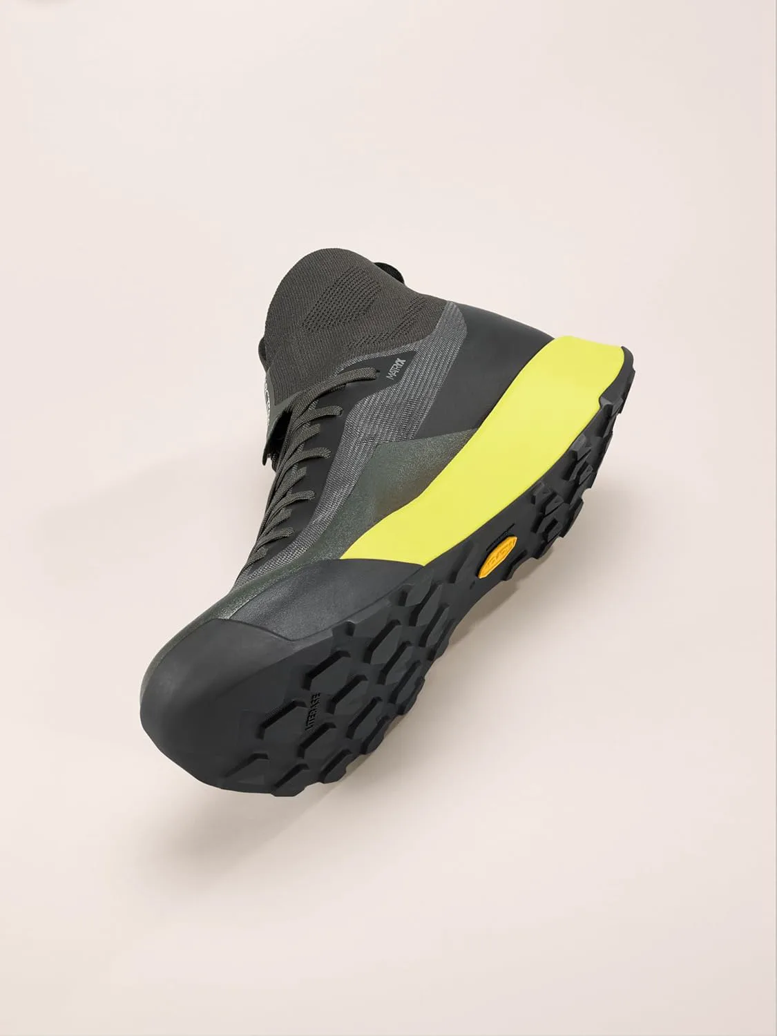 

Мужские кроссовки Arc'teryx Vertex Speed | Легкие гибридные кроссовки для горного бега, технические трейловые кроссовки для вертикальных подъемов