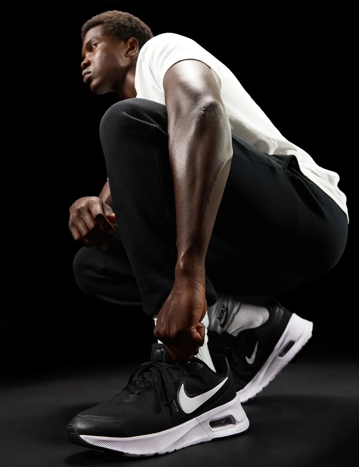 Мужские кроссовки Nike Air Max Nuaxis FD4329, белый/черный — фото 2