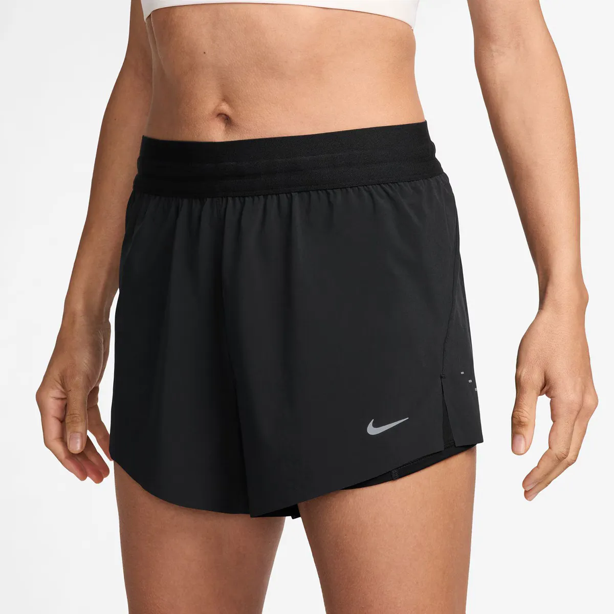 

Женские шорты Nike Swift 2-в-1, черный
