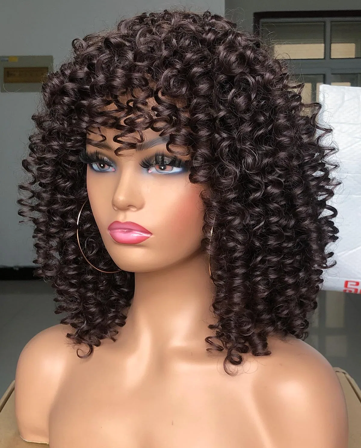 Короткий кудрявый парик афро с челкой LIZZY для черных женщин Lizzyhair, Brown — фото 4