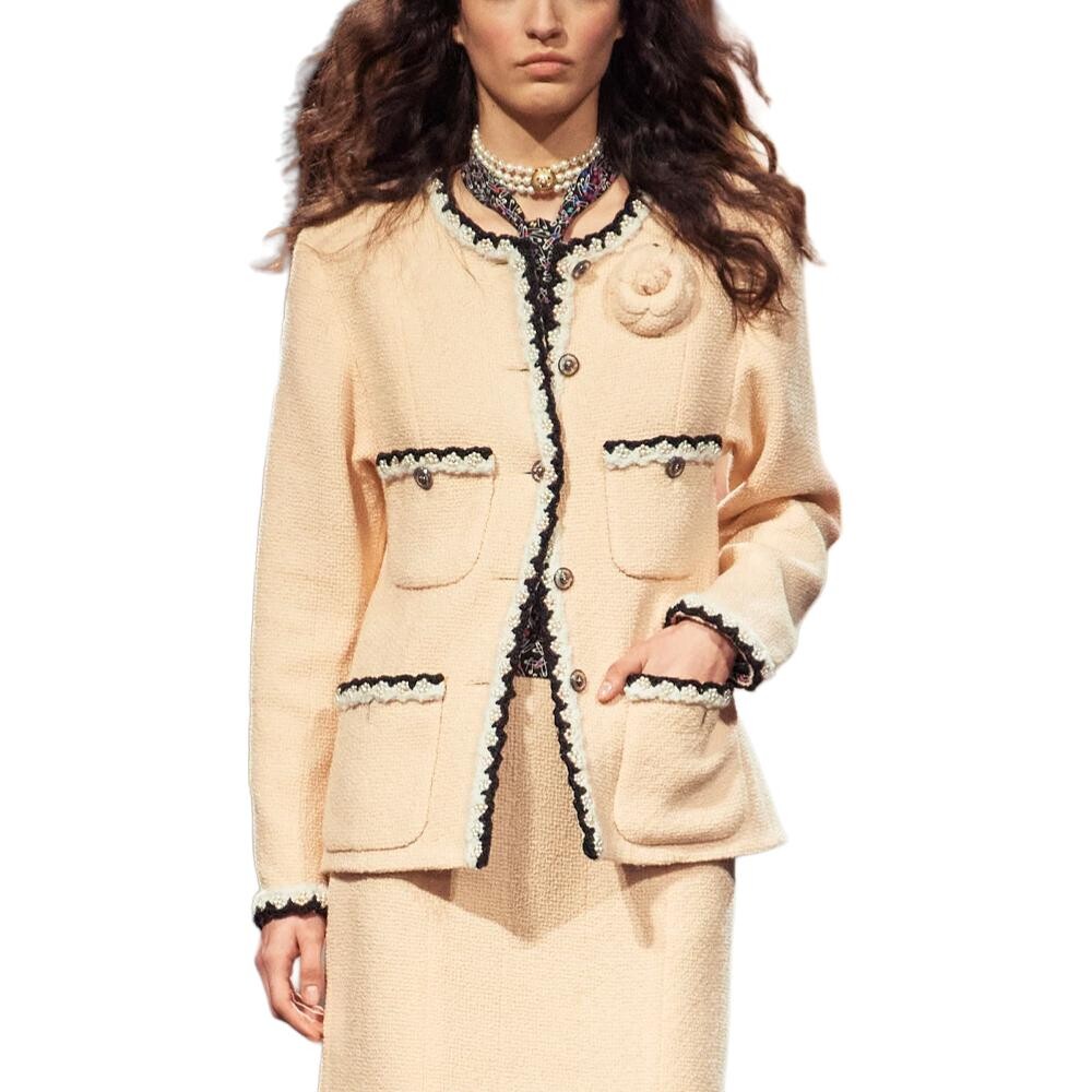 

Куртка женская Chanel, молочно-белый