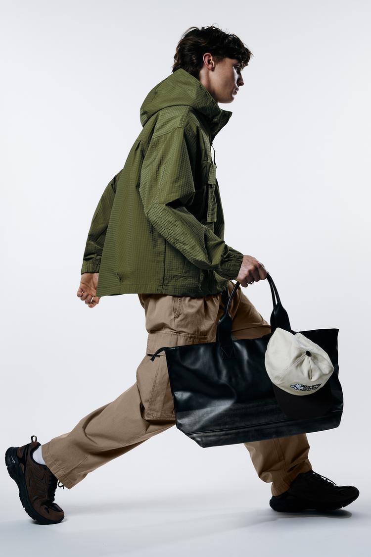 

Брюки-Карго Balloon fit Pull And Bear, охра