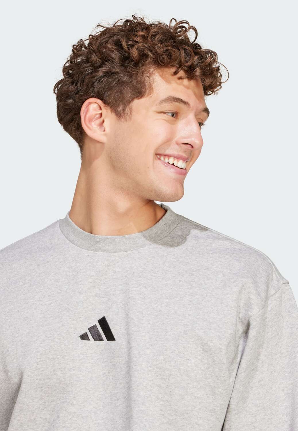 Adidas Sportswear Спортивный свитшот 'Essentials Feelcozy' в цвете Greige — фото 4
