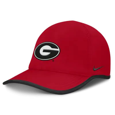 

Бейсболка Nike Georgia Bulldogs On-Field Featherlight, красный
