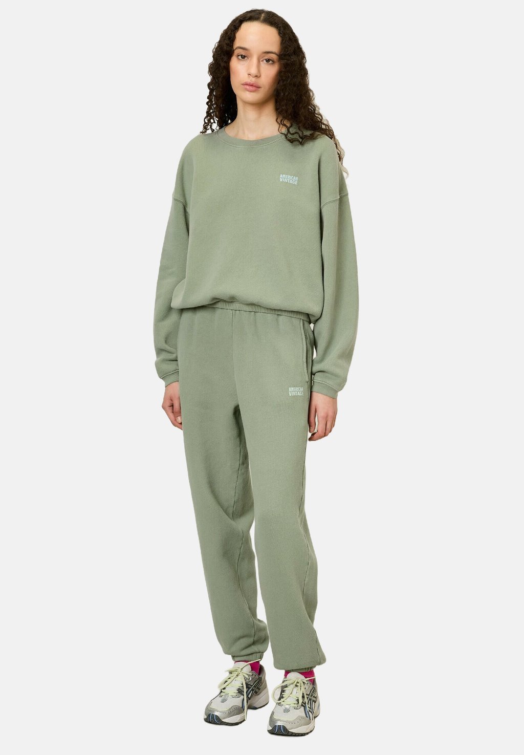 

Спортивные брюки JOGGING IZUBIRD American Vintage, светло-зеленый