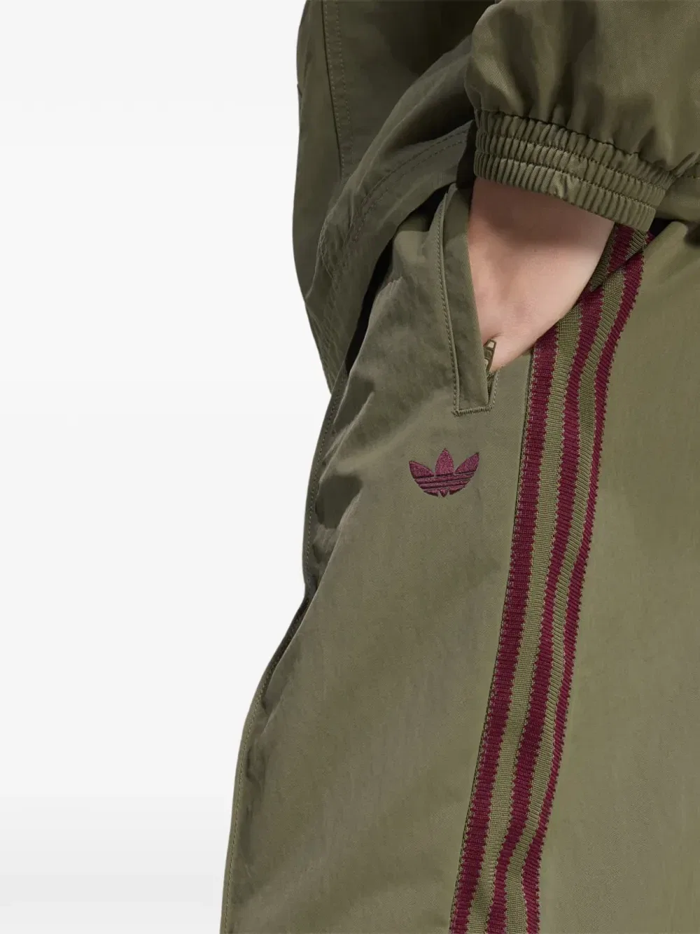 Спортивные брюки Britcore с боковыми полосками Adidas, зеленый — фото 4