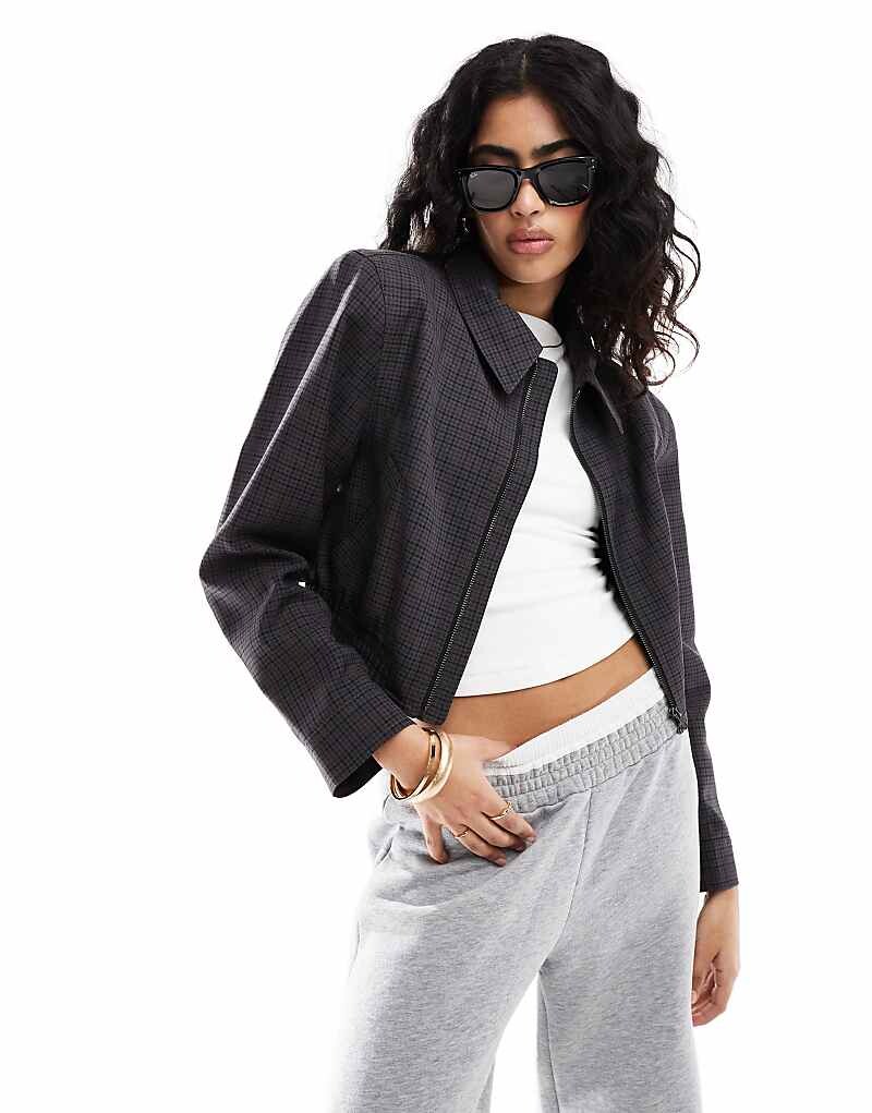 

ASOS DESIGN – Укороченный бомбер с воротником в клетку
