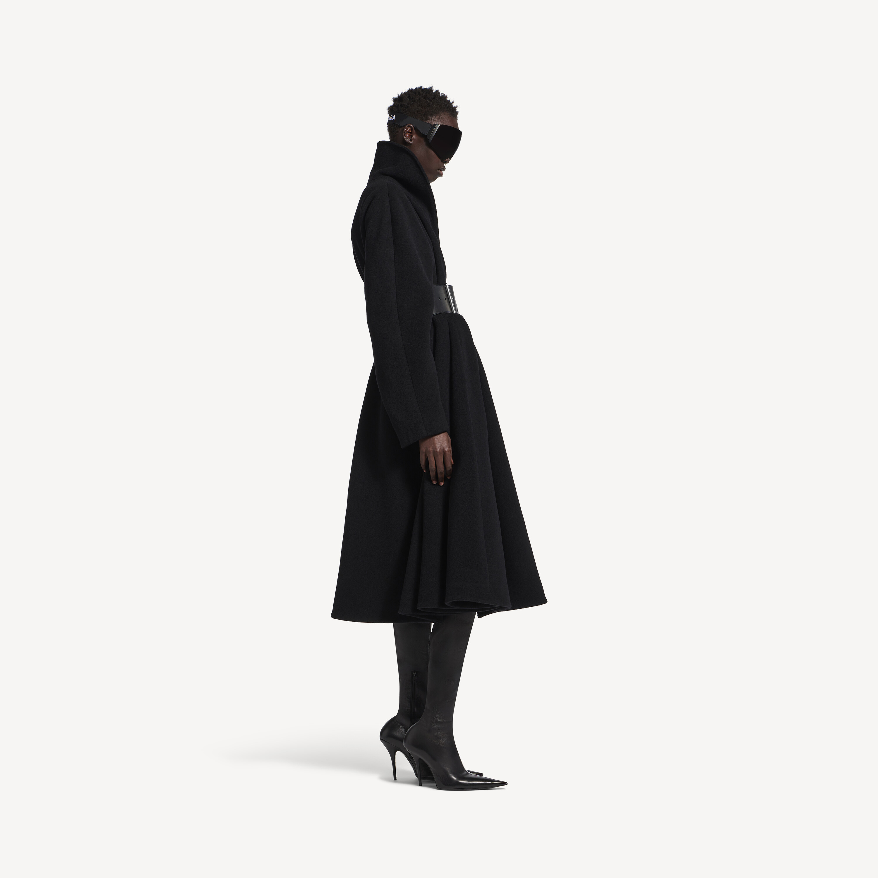 Женское пальто-накидка черного цвета BALENCIAGA, черный — фото 2