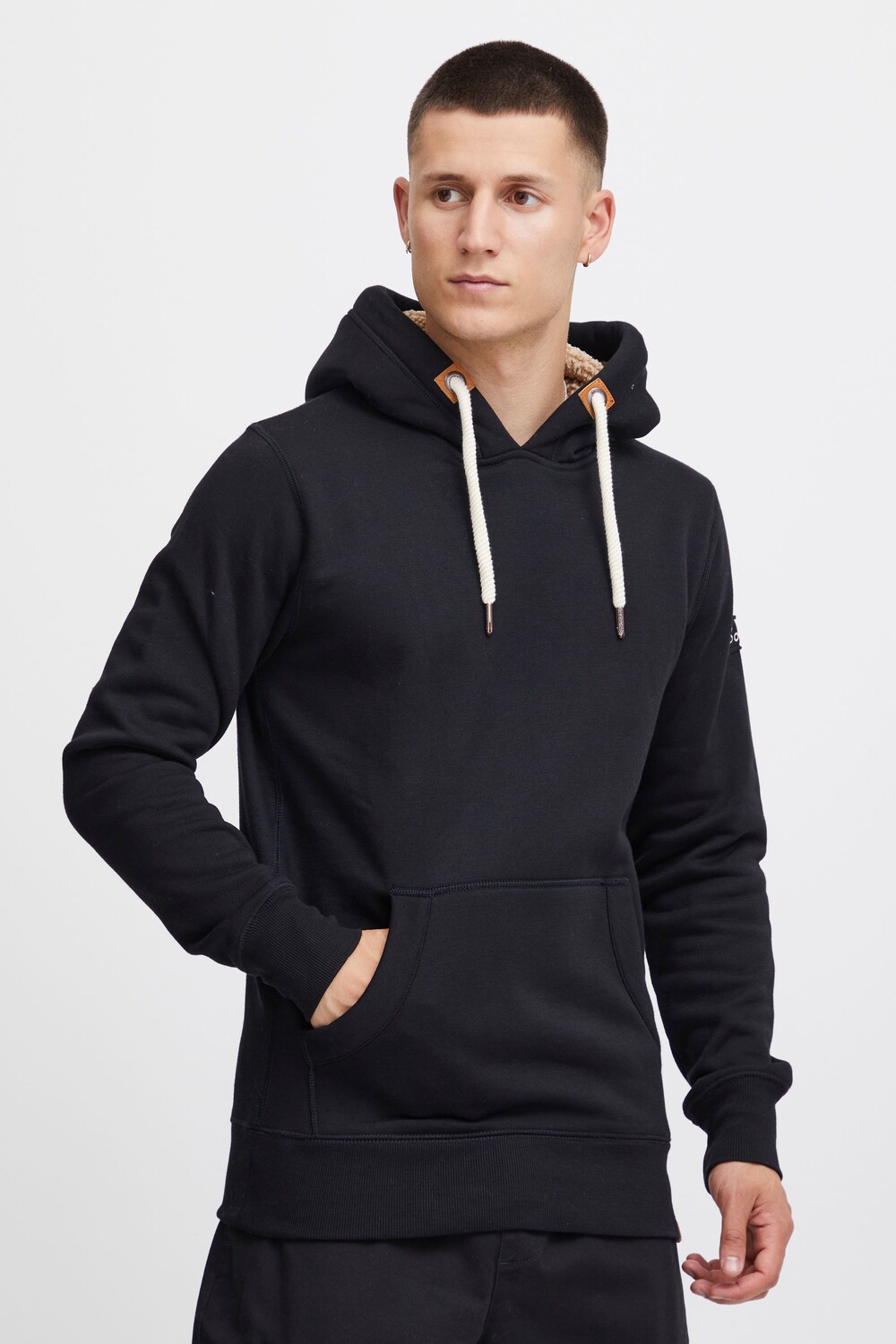 

Толстовка !SOLID Hoodie, черный