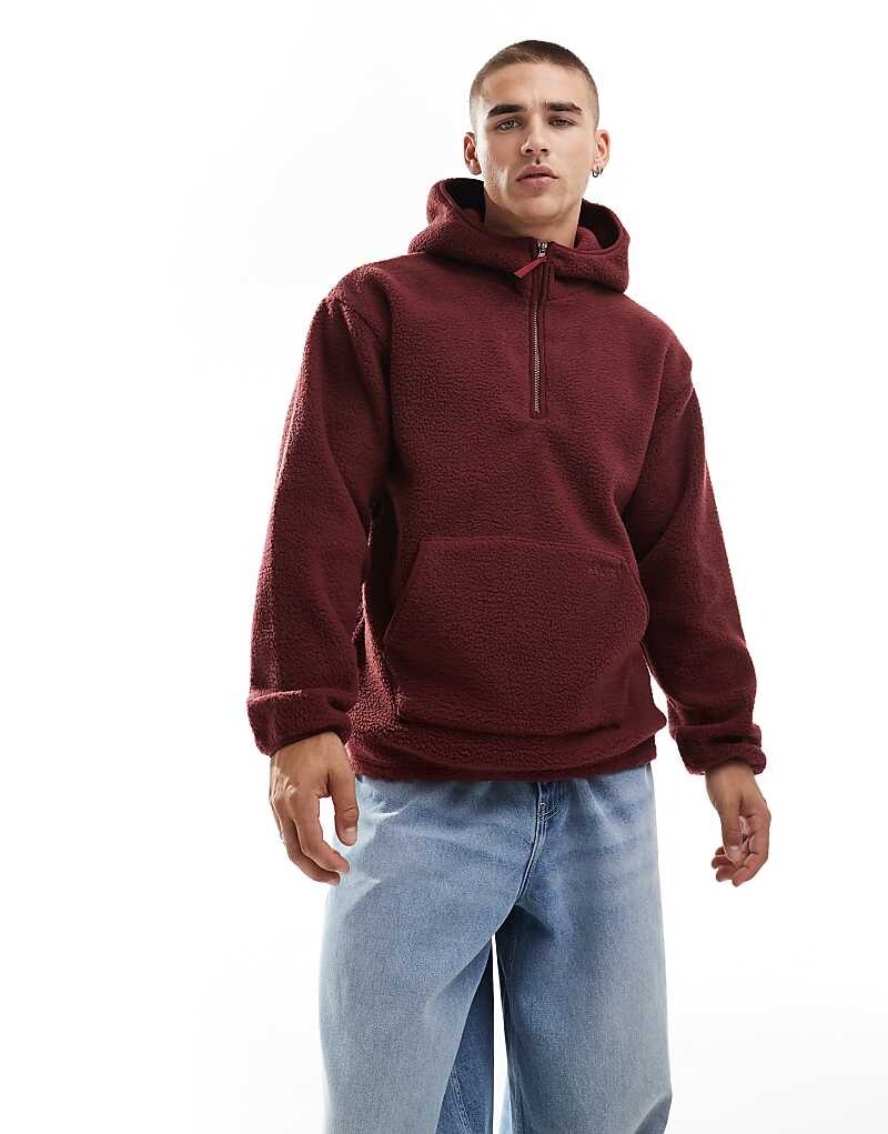 

Levi's – бордовая толстовка из искусственной овчины