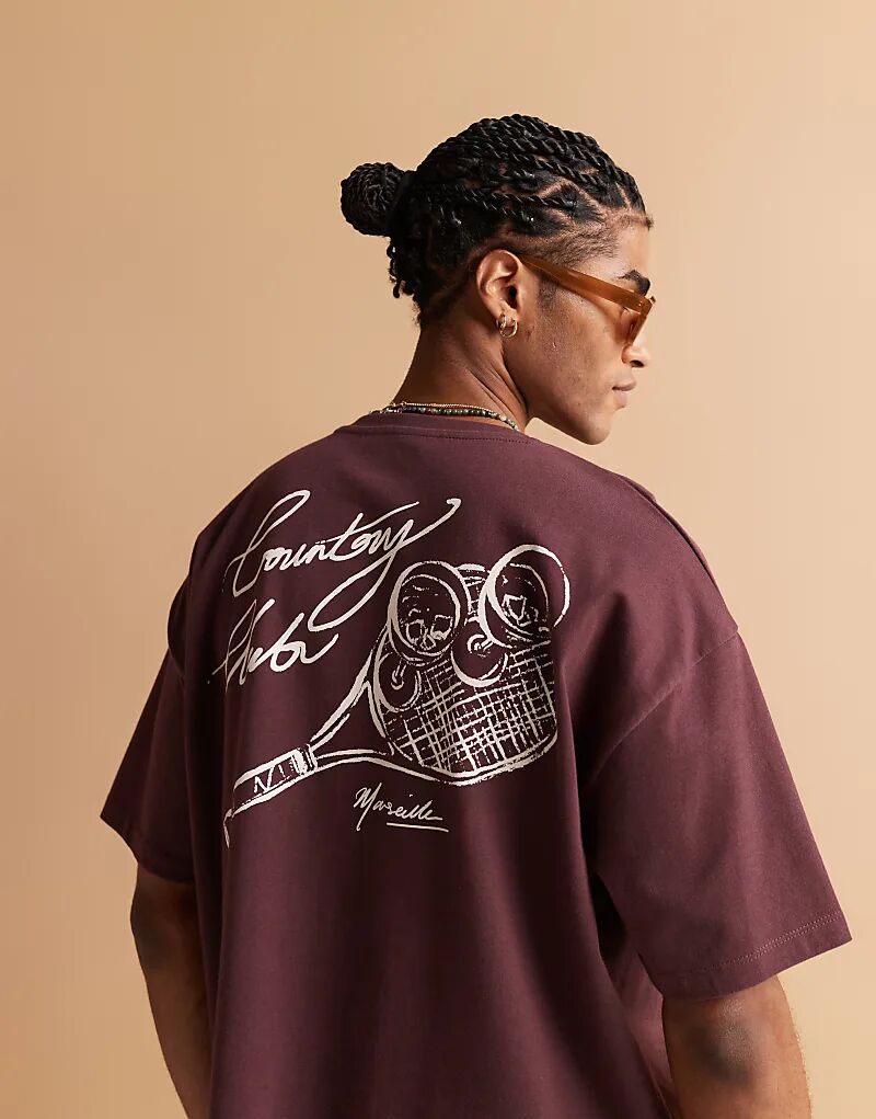 

Футболка ASOS DESIGN свободного кроя со спортивной графикой на спине бордового цвета