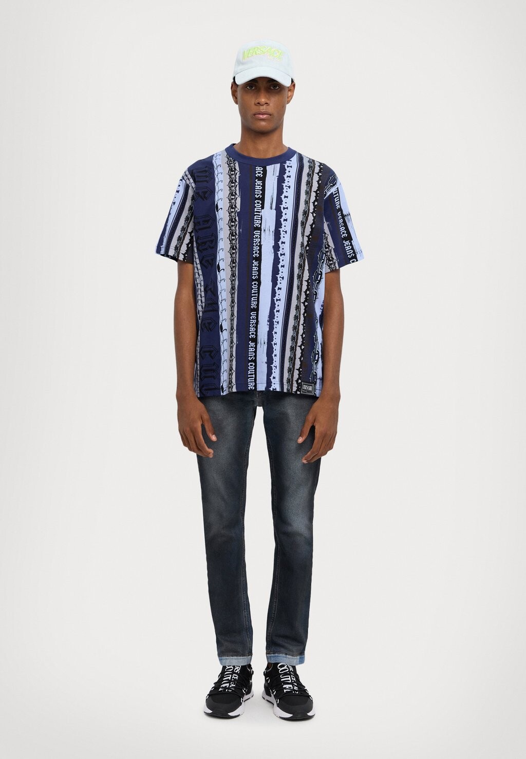 

Футболки с принтом ALL OVER Versace, синий