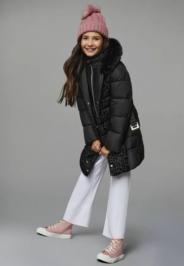 Зимнее пуховое пальто средней плотности стандартного кроя с леопардовым принтом и поясом Lipsy, Black — фото 4