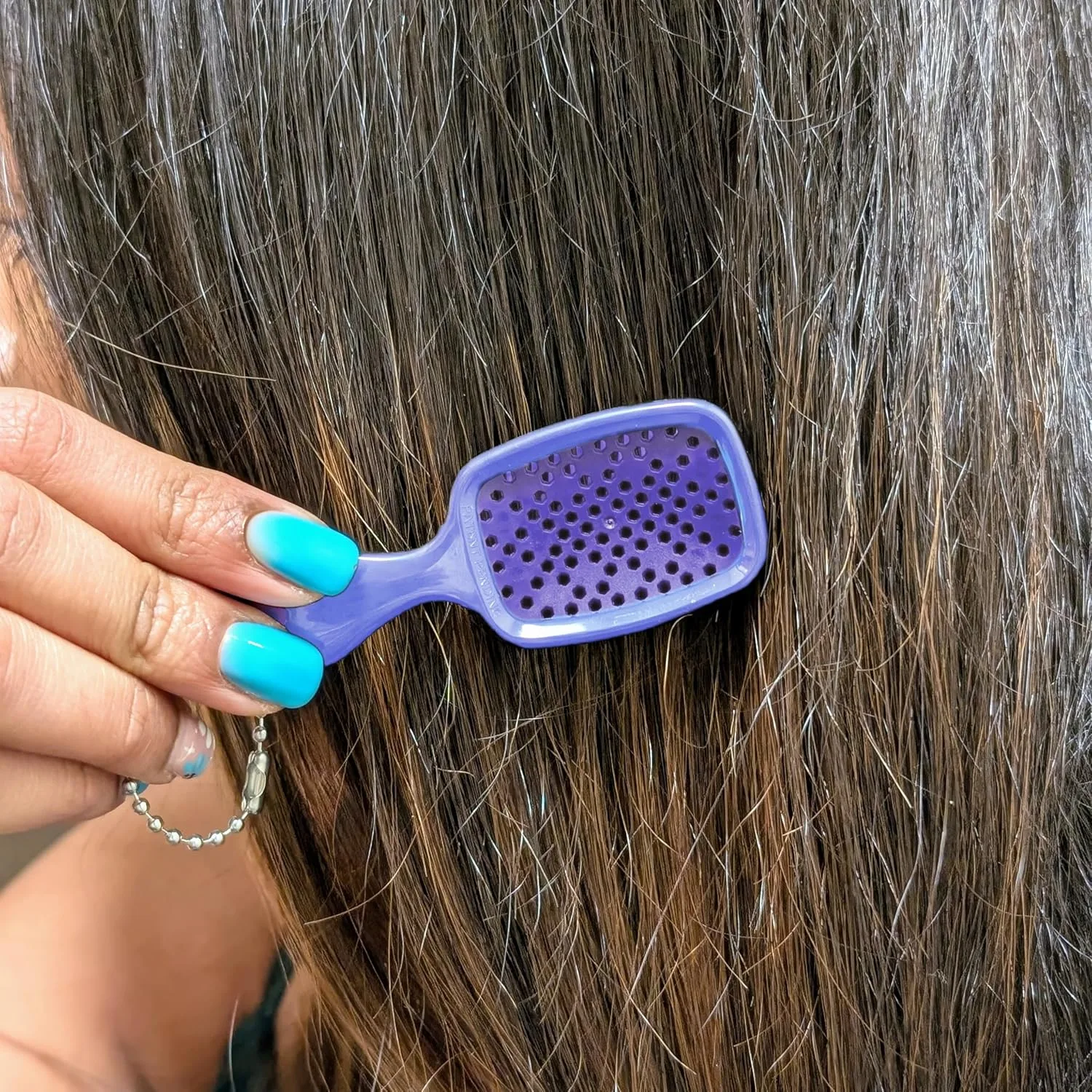 Брелок-расческа FHI Heat UNbrush Super Mini - коллекционный миниатюрный аксессуар для сумок и ключей - для любительниц красоты., Lilac — фото 3