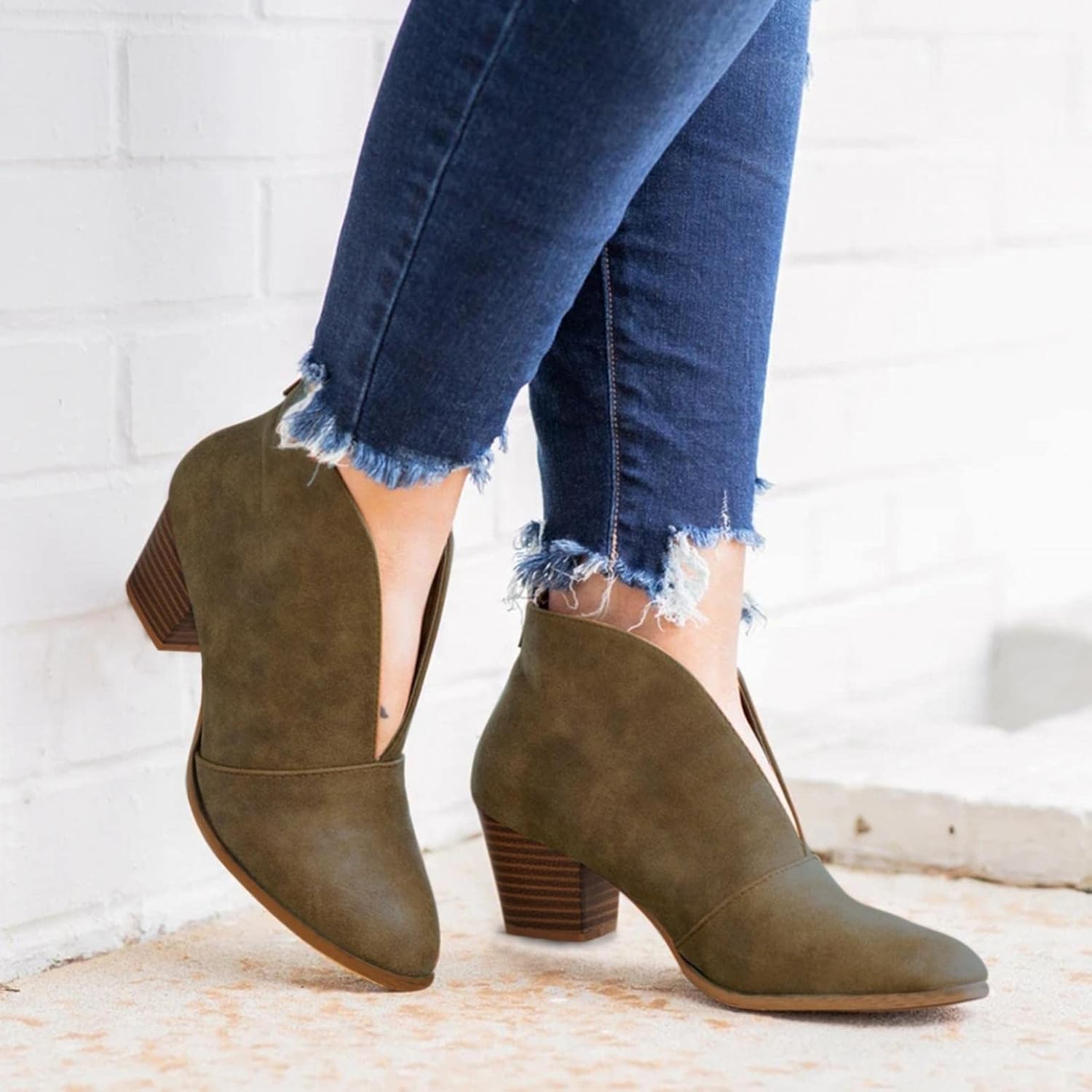 Ботинки Hbeylia Dress Boots для женщин, модные, свободного кроя, с леопардовым принтом, однотонные, кожаные, с глубоким V-образным вырезом, круглым носком, на массивном каблуке, без застежек, короткие зимние и осенние ботинки для свадьбы и Рожде... — фото 3
