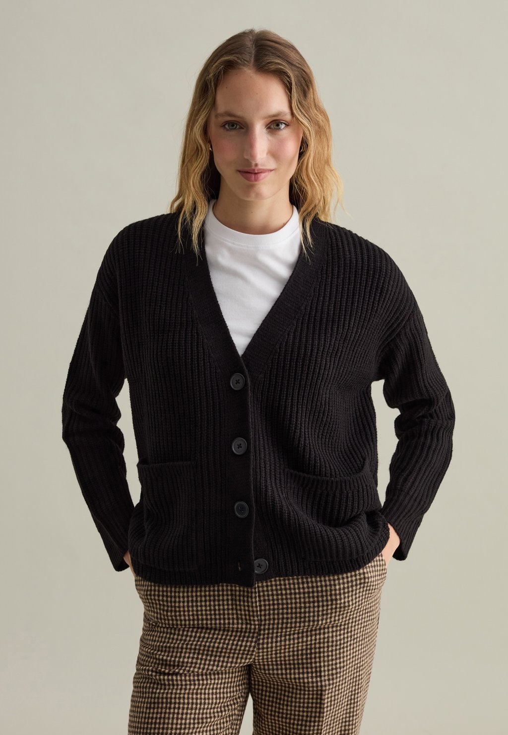 

Кардиган WITH V NECK PIOMBO, черный