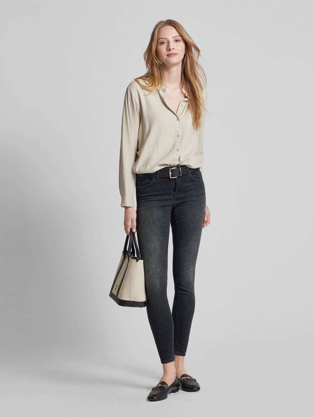 

Джинсы облегающего кроя с пятью карманами, модель «LUX» Vero Moda, черный
