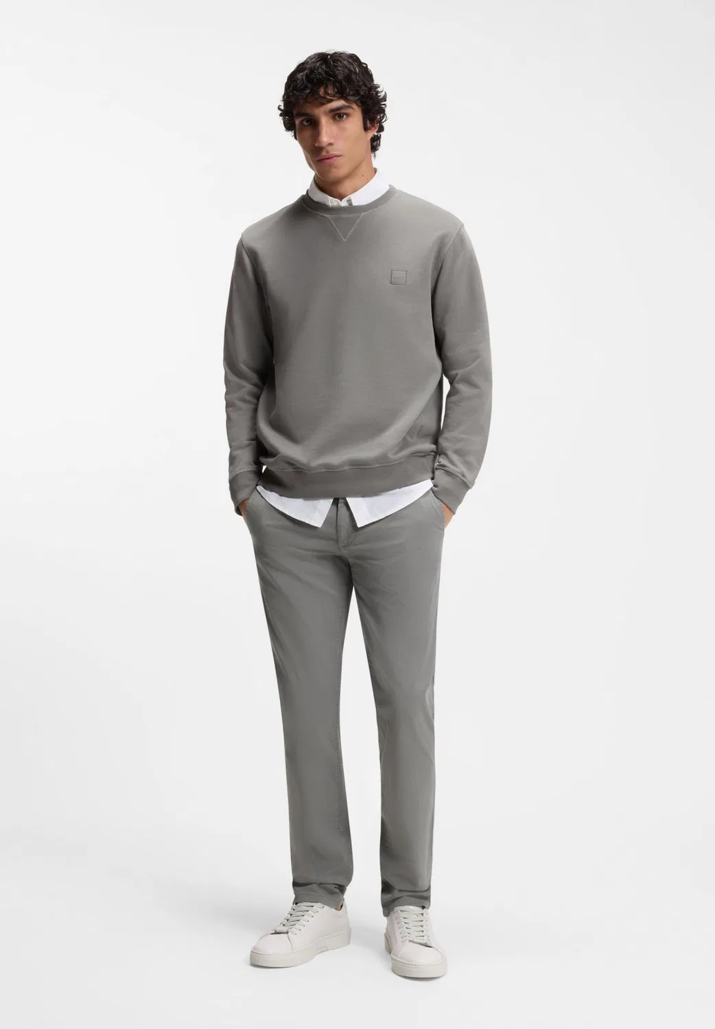 Брюки-чиносы Boss Slim fit серого цвета — фото 3