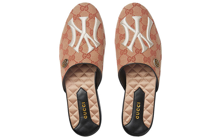 Шлепанцы (WMNS) Gucci NY Yankees x Princetown G 'Brown' — фото 3