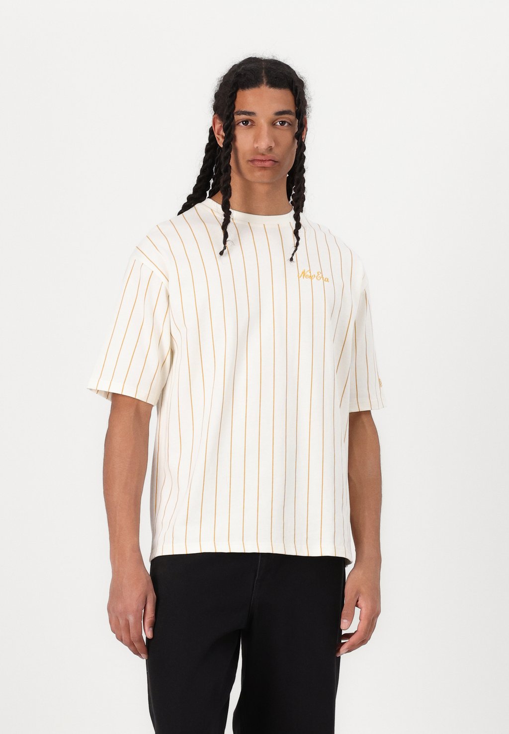 

Футболка с принтом PINSTRIPE TEE New Era, кремовый