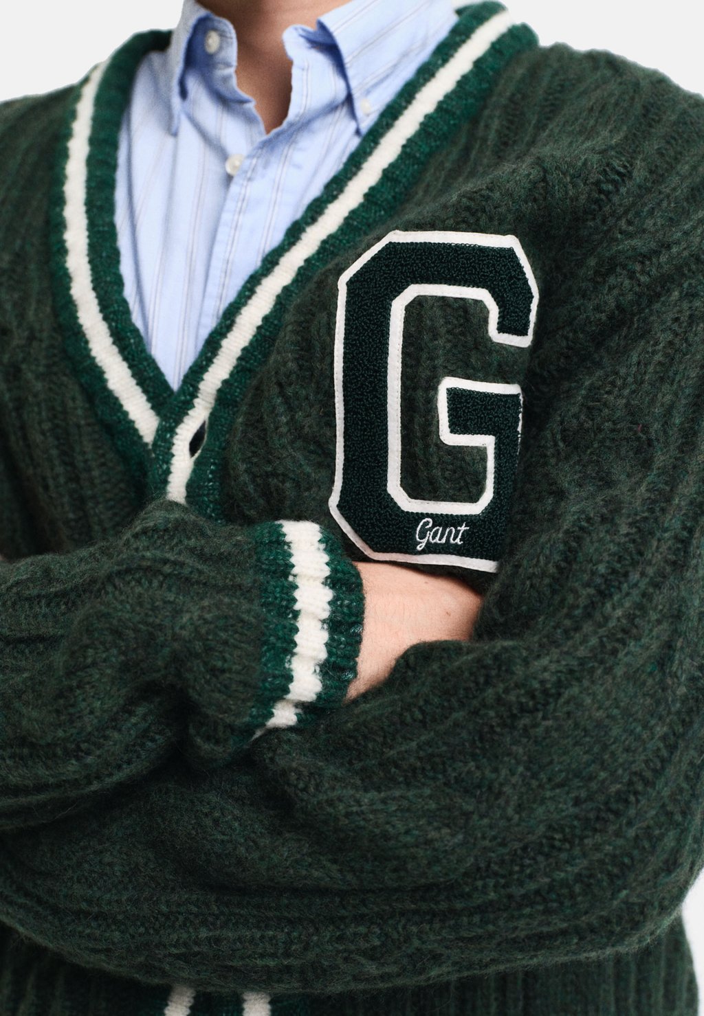 

Кардиган SEASONAL G CABLE V-NECK GANT, темно-зеленый