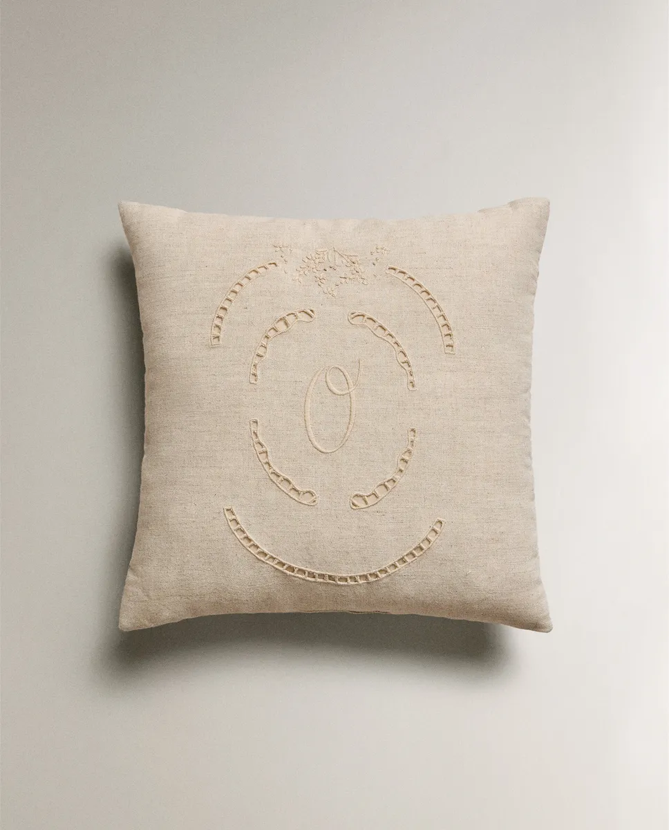 

Детская вышитая начальная подушечка Zara Home, Letter O