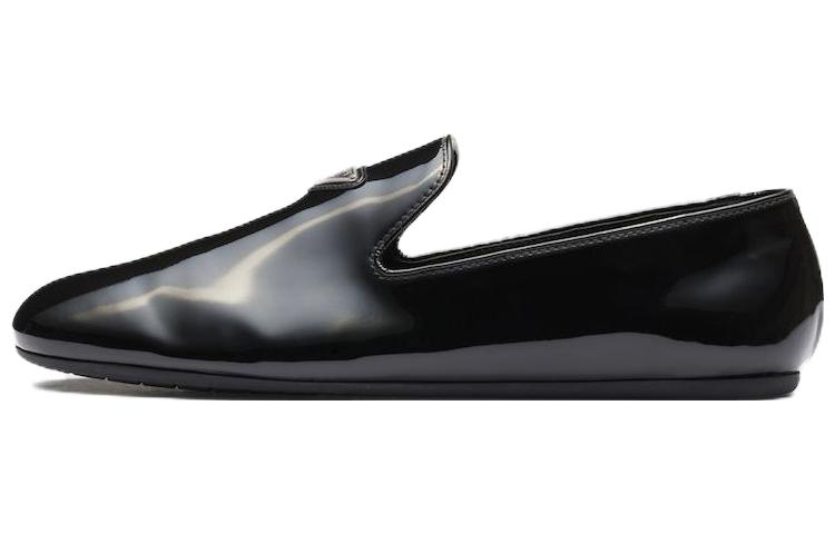 

Лоферы с треугольным логотипом и лакированной отделкой PRADA, Black