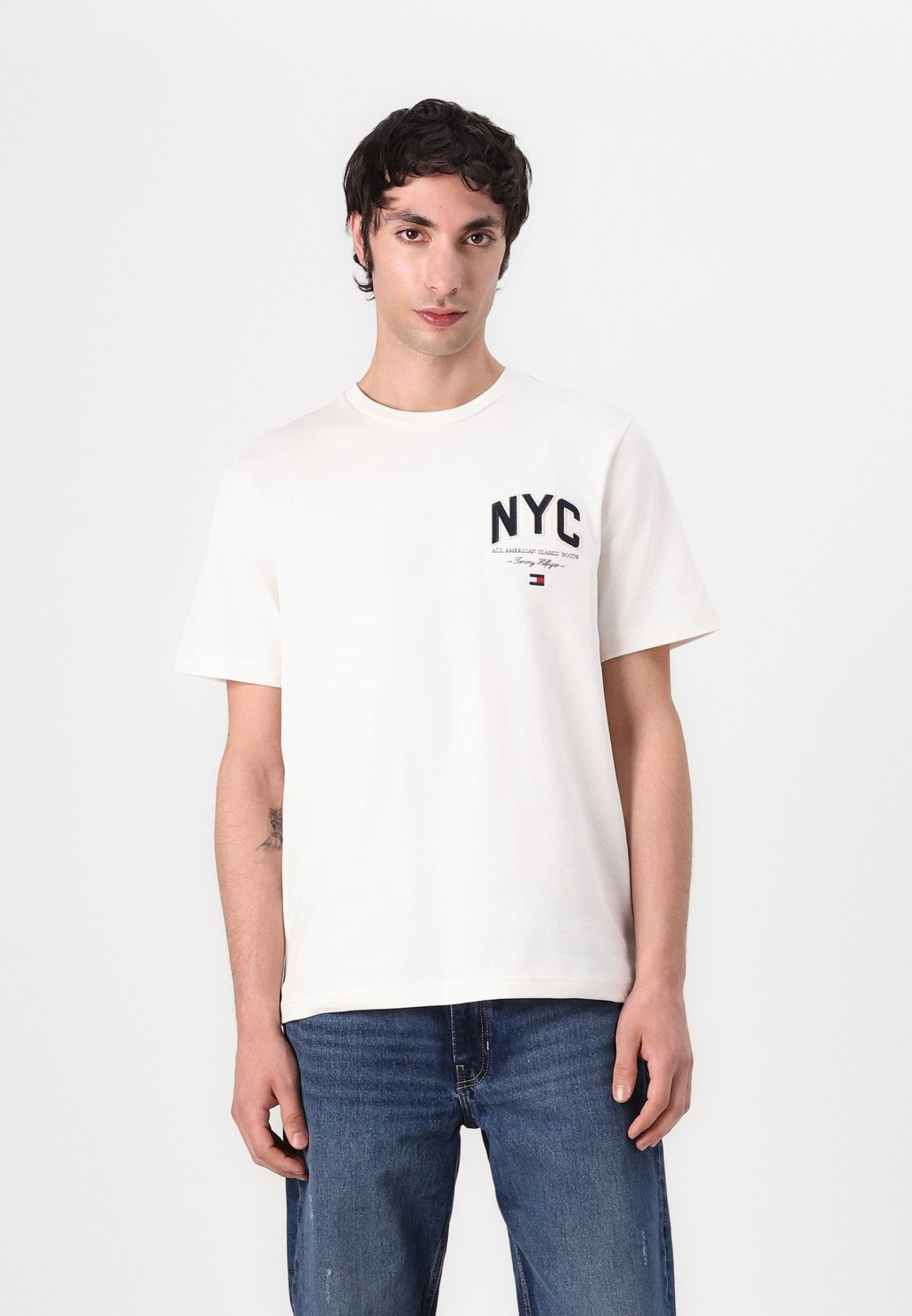 

Футболка с принтом SCRIPT TEE Tommy Hilfiger, кремовый