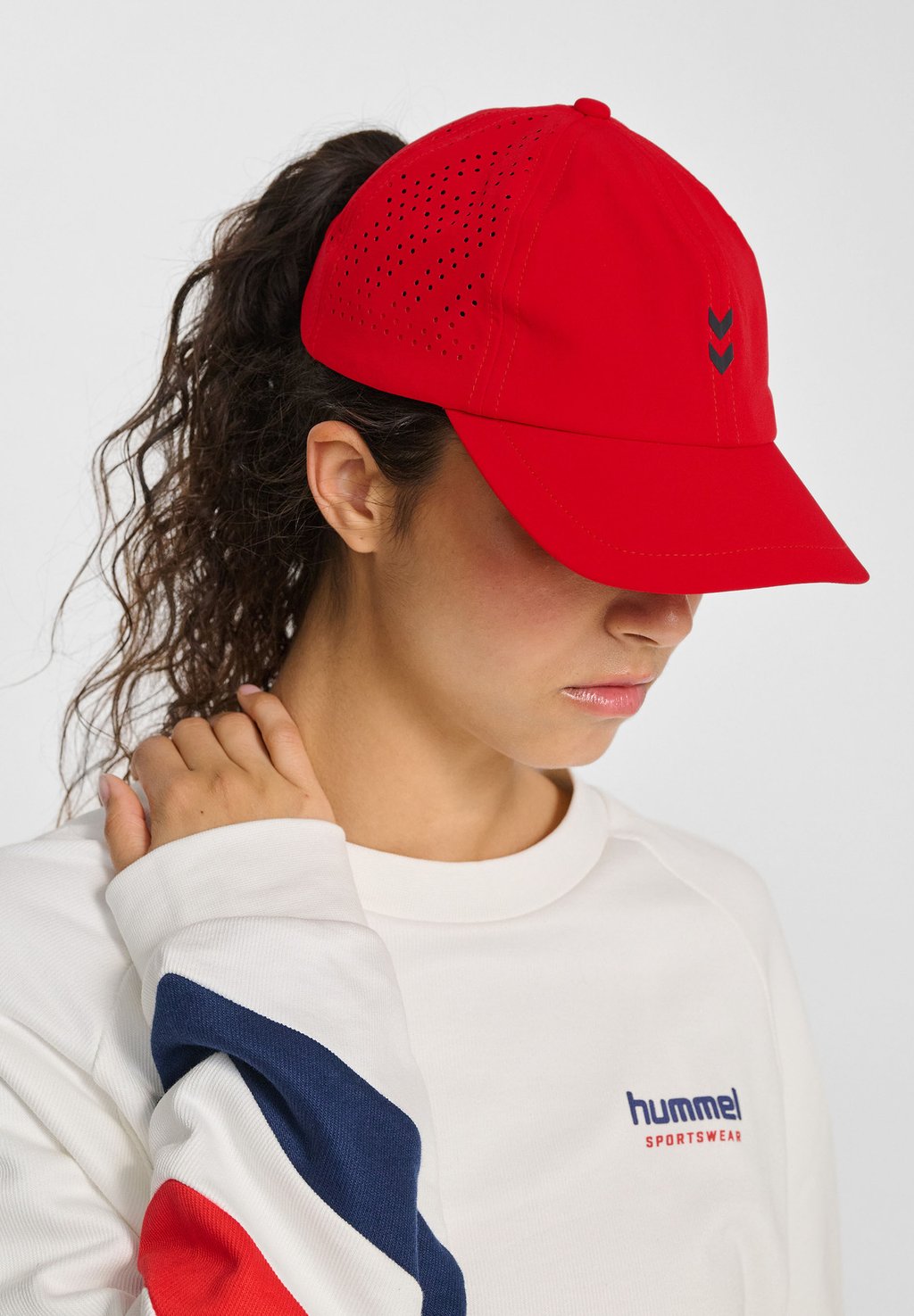 

Бейсболка Hummel, красный